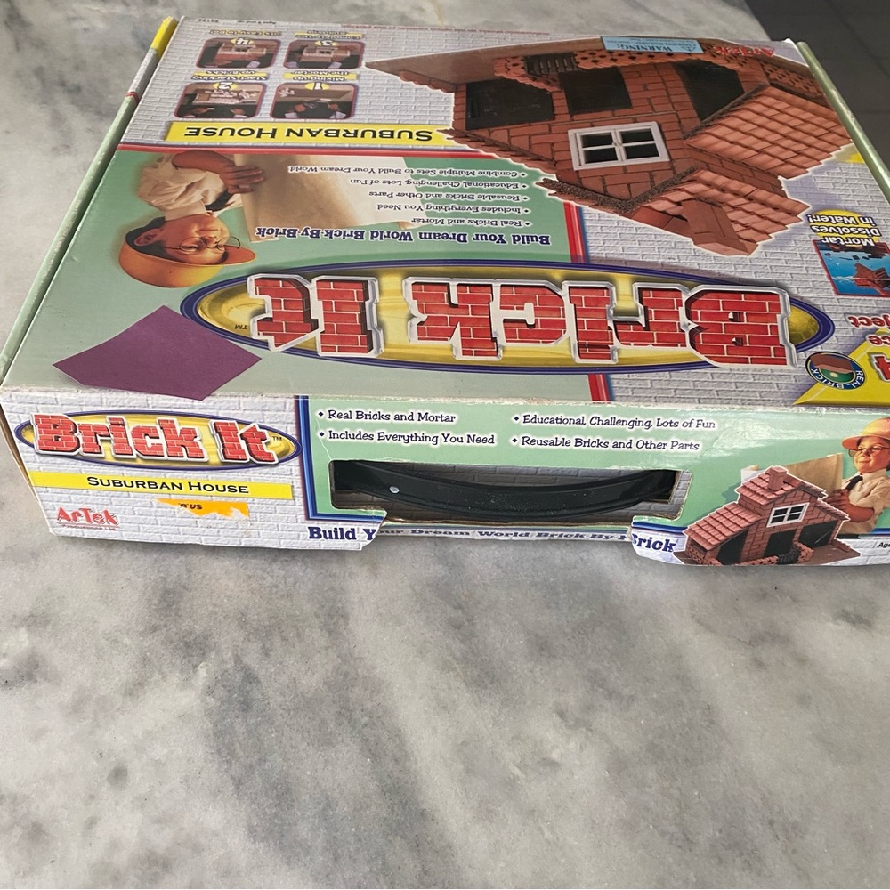 ArTek Brick It Suburban House Building Set Real Bri la and Mortar - Picture 4 of 6